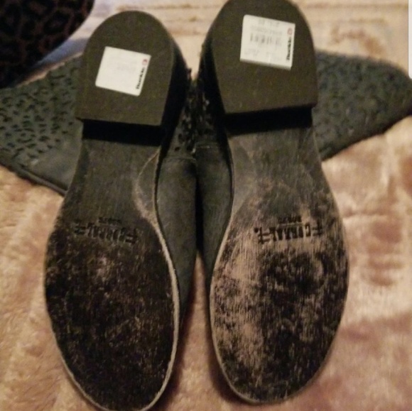 Boots - Picture 4 of 6